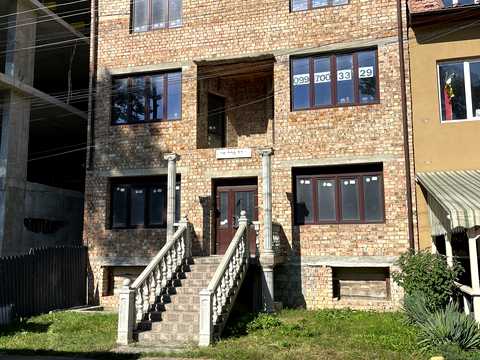 коммерческая по адресу В. Івасюка, 3