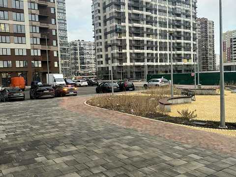 комерційна за адресою Родини Крістерів вул., 14-В