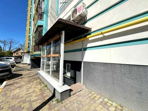 комерційна за адресою Українська вул., 83б
