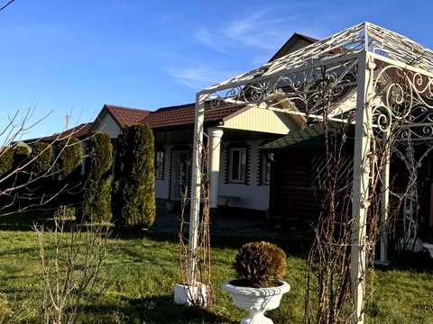 комерційна за адресою с. Тарашани, Озерна, 26