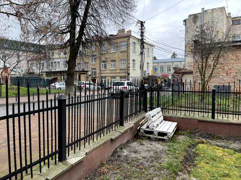 комерційна за адресою Святовасилівська вул. (Пушкіна), 1