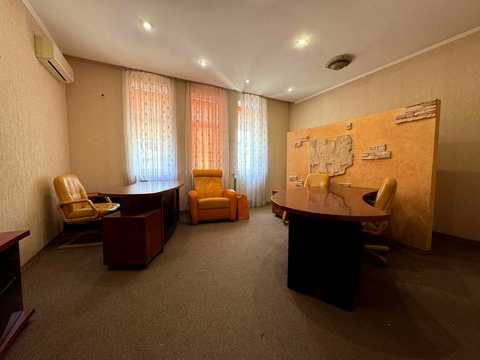 комерційна за адресою Дмитрівська вул., 56-Б