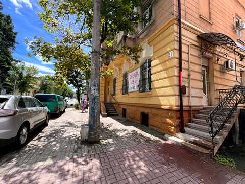 комерційна за адресою Богдана Лепкого вул., 37