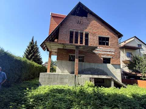 будинок за адресою смт. Брюховичі, Арктична вул., 37