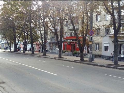 комерційна за адресою Кам'янецька вул., 52