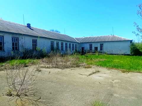 комерційна за адресою Центральна, 1А
