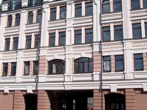 комерційна за адресою Спаська вул., 5