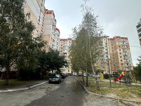 квартира за адресою Володимира Момота вул., 42