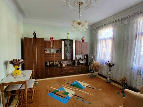будинок за адресою Небесної Сотні вул. (Московська)