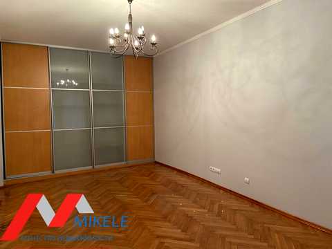 комерційна за адресою Прорізна вул., 22