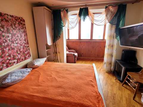 квартира за адресою Ревуцького вул., 42-А