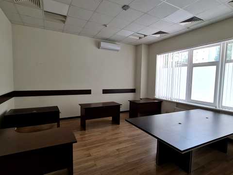 коммерческая по адресу Антоновича ул. (Горького), 33В