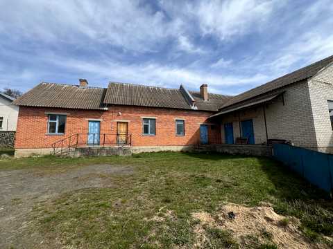 комерційна за адресою с. Бугрин, Богдана Хмельницького, 81