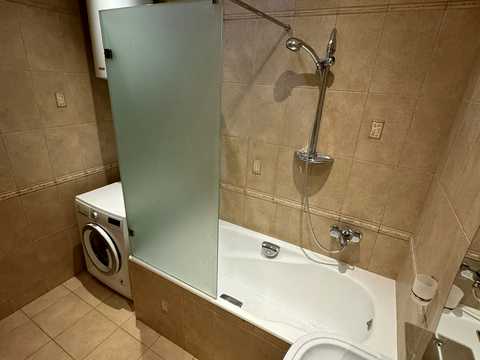 квартира за адресою Миколи Амосова вул., 4