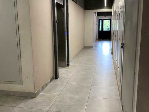 комерційна за адресою Левка Лук'яненка вул. (Маршала Тимошенка), 21к1