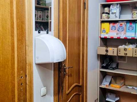 комерційна за адресою Анни Ахматової вул., 13-А