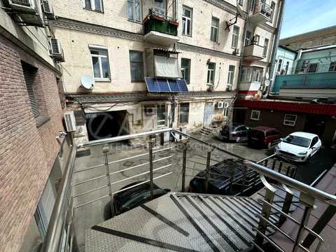комерційна за адресою Тараса Шевченка бульв., 33-Б