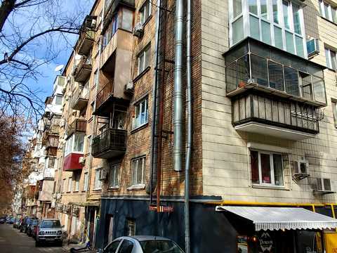 коммерческая по адресу Леси Украинки бульв., 12