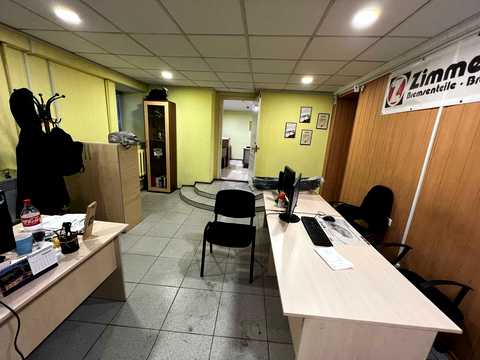 комерційна за адресою Володимира Антоновича вул. (Свердлова), 89