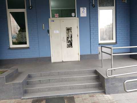 комерційна за адресою Драгоманова вул., 6-А