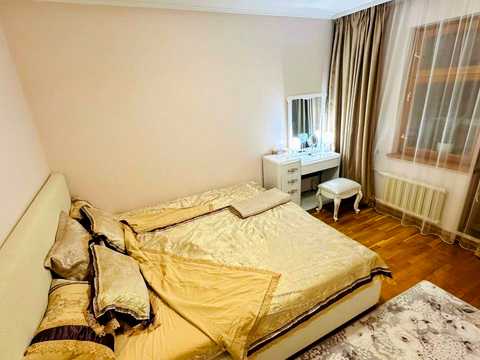 квартира за адресою Анни Ахматової вул., 14-Б