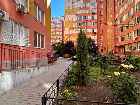 квартира за адресою Михайла Грушевського вул., 39/3, корп. 1-4