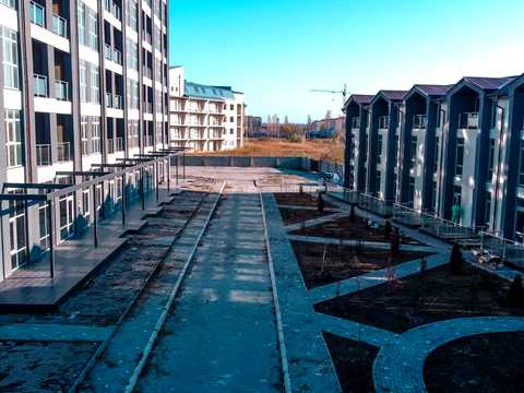 комерційна за адресою Миколаївська, 1