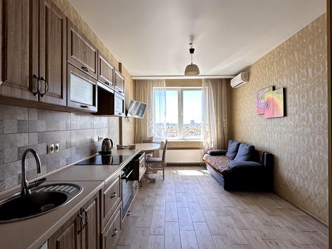 квартира за адресою Літературна вул., 8