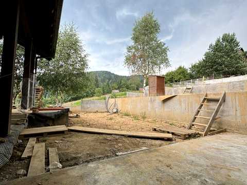 будинок за адресою с. Поляниця, Карпатська, 1