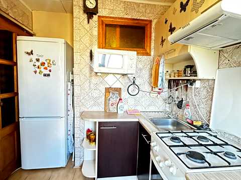 квартира за адресою Космонавтів вул., 8