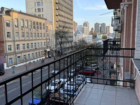 квартира за адресою Шота Руставелі вул., 34