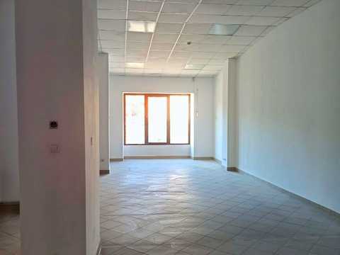 комерційна за адресою Залізнична вул., 40
