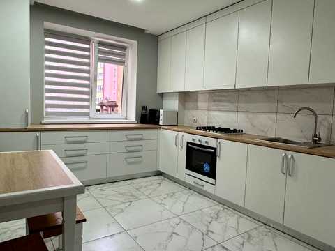 квартира за адресою Тролейбусна вул., 30