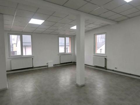 комерційна за адресою Героїв УПА вул., 73