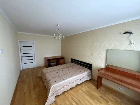 квартира за адресою Драгоманова вул., 1-Б