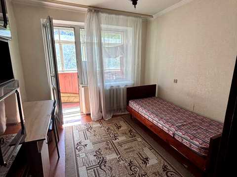 квартира за адресою Андрія Первозванного вул. (Стахурського), 4