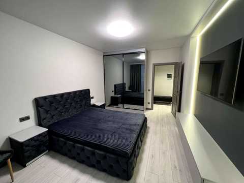 квартира за адресою Залізнична вул., 7