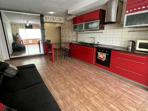 квартира за адресою Тополина вул., 18/2