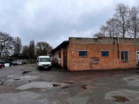 комерційна за адресою Максима Залізняка вул. (Громова), 138