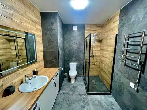 квартира за адресою Дніпровська набережна вул., 18-А