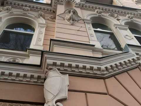 комерційна за адресою Пантелеймонівська вул., 22