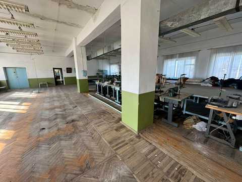 комерційна за адресою смт. Великі Бірки, Шкільна вул., 1