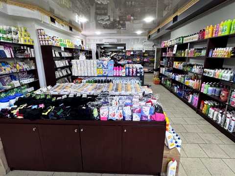 комерційна за адресою Покровська вул., 63
