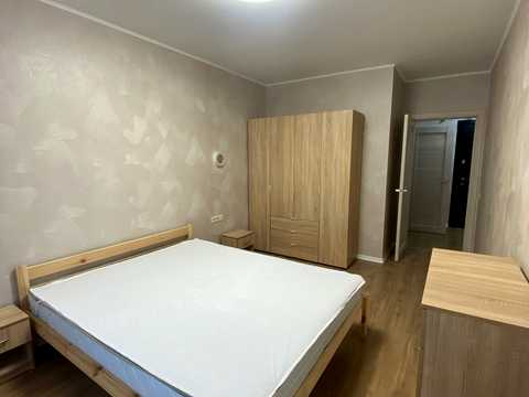 квартира по адресу Олександра Олеся ул., 5