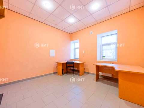 комерційна за адресою Руставелі вул., 32