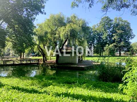 комерційна за адресою Незалежності, 126