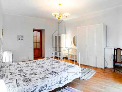 квартира за адресою Шовковична вул., 24