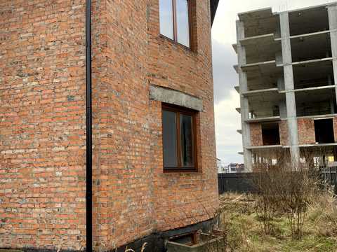 будинок за адресою Весняна вул., 1