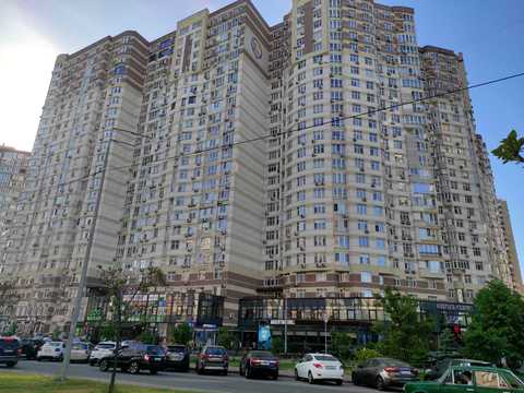 квартира за адресою Анни Ахматової вул., 22