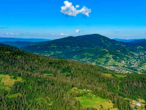 комерційна за адресою Устияновича вул., 1